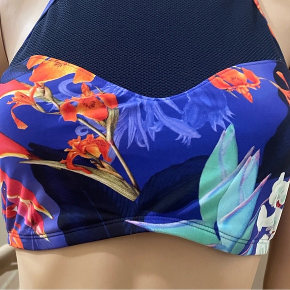 Athleta Navy bikini Top - Picture 9 of 9